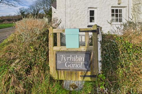 undefined, Tyrhibin Ganol, Newport, Pembrokeshire