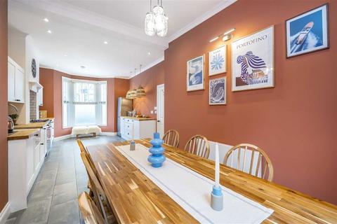 4 bedroom terraced house for sale, Appach Road, London SW2