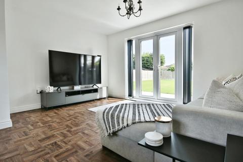 3 bedroom semi-detached house for sale, Highfield Crescent, Hull, HU11 4ED