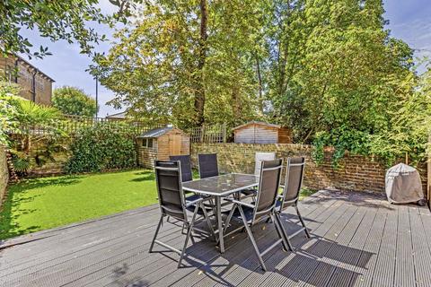 2 bedroom flat for sale, The Barons, St Margarets TW1
