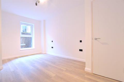 2 bedroom apartment to rent, London Road, Surrey RH1