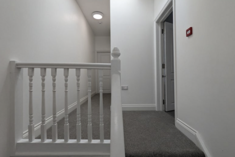 1 bedroom in a flat share to rent, Aldermans Hill, London N13