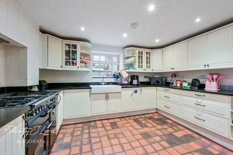 4 bedroom terraced house for sale, Woodhill, Woolwich