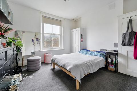undefined, Woodhill, Woolwich