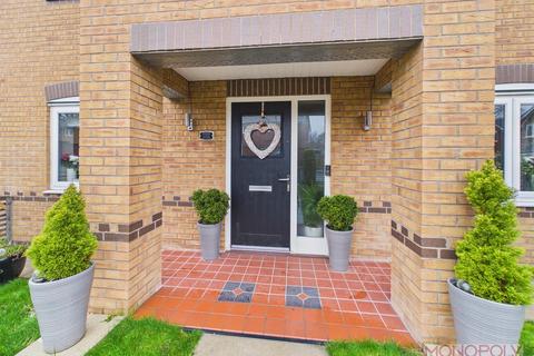 4 bedroom detached house for sale, Maes Gwyrdd, Gwersyllt, Wrexham
