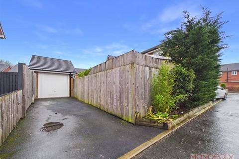 undefined, Maes Gwyrdd, Gwersyllt, Wrexham