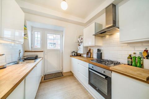 2 bedroom flat for sale, Adare Walk, London SW16