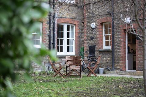 2 bedroom flat for sale, Cormont Road, Camberwell, SE5