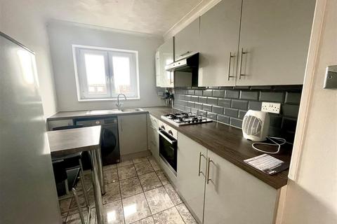 2 bedroom apartment to rent, Gerald Court, Hurst Grove, Bedford
