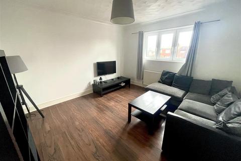 2 bedroom apartment to rent, Gerald Court, Hurst Grove, Bedford