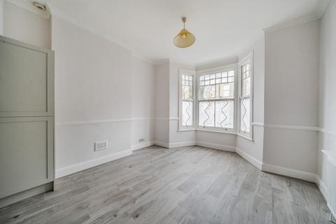 2 bedroom flat for sale, Northwood Road, Highgate, London, N6