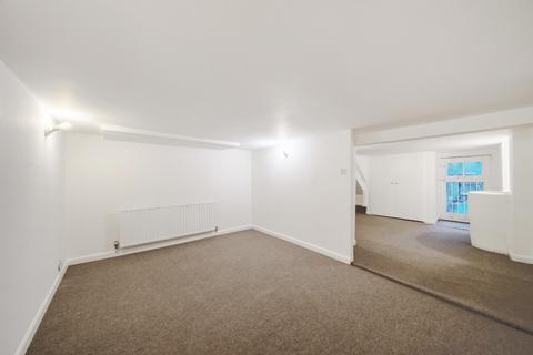 2 bedroom flat for sale, Northwood Road, Highgate, London, N6