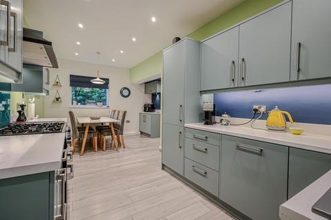 4 bedroom detached house for sale, Lea Close, Ravenshead, Nottingham