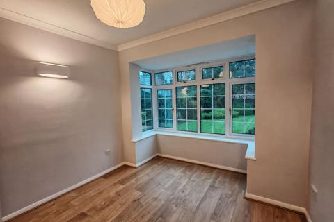 4 bedroom detached house to rent, Mandeville Road, Great Missenden HP16