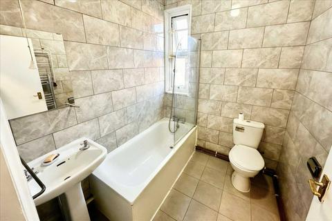 1 bedroom apartment to rent, Welldon Crescent, Harrow