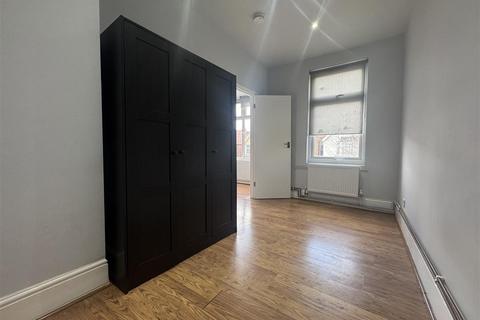 1 bedroom apartment to rent, Welldon Crescent, Harrow
