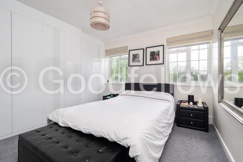 4 bedroom apartment to rent, Farnham Court, Cheam SM3
