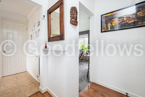 4 bedroom apartment to rent, Farnham Court, Cheam SM3