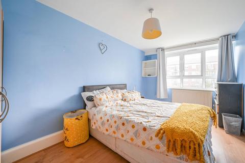 2 bedroom flat to rent, London E3