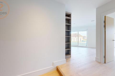 1 bedroom apartment to rent, , Coombe Hill House, Beverley Way, London