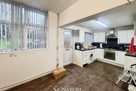 4 bedroom semi-detached house to rent, Leicester LE5