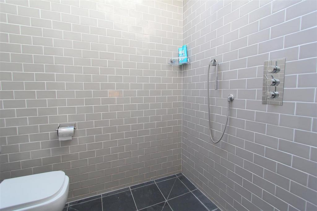 Shower room.JPG