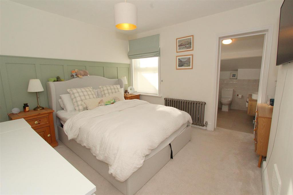 Bed 1.JPG