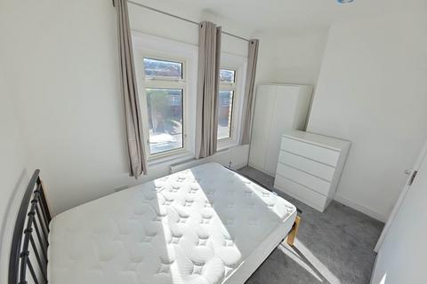 undefined, Liverpool Road, Reading RG1