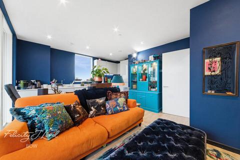 2 bedroom apartment for sale, Corsican Square, London