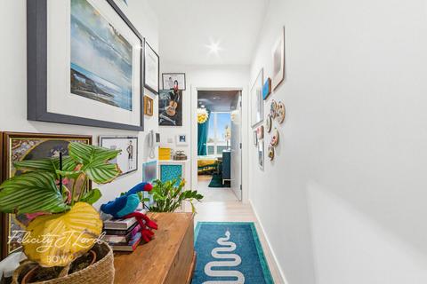 2 bedroom apartment for sale, Corsican Square, London