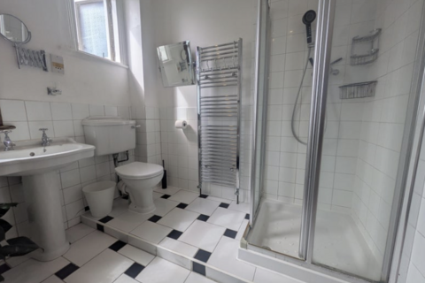 undefined, Cannon Hill, London N14