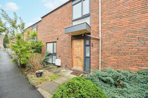 3 bedroom flat to rent, Copley Close, Hanwell, London, W7