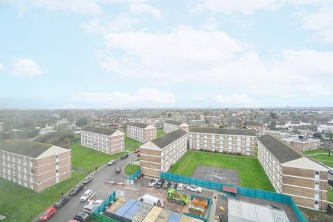 3 bedroom flat to rent, Academy Gardens, Hayes and Harlington, Northolt, UB5