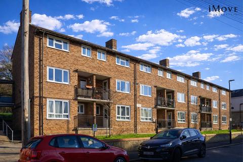 2 bedroom flat for sale, Hogarth House, London SE27