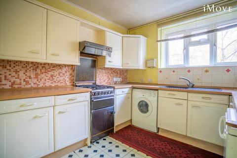 2 bedroom flat for sale, Hogarth House, London SE27