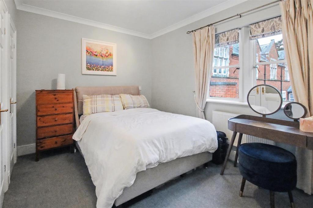 Bed 1.jpg