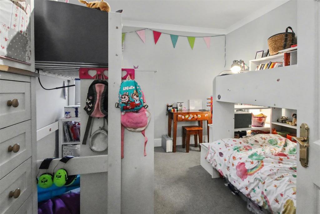 Bed 2.jpg