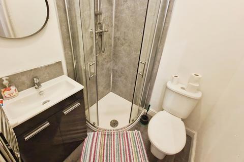 2 bedroom flat to rent, Wordsworth Avenue, Roath, CF24