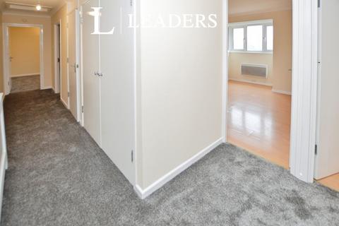2 bedroom flat to rent, St. Andrews Gardens, Colchester, Essex, CO4
