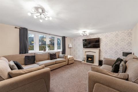 4 bedroom detached house for sale, Laund Road, Salendine Nook, Huddersfield