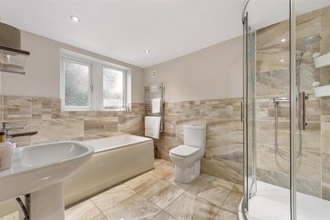 4 bedroom detached house for sale, Laund Road, Salendine Nook, Huddersfield