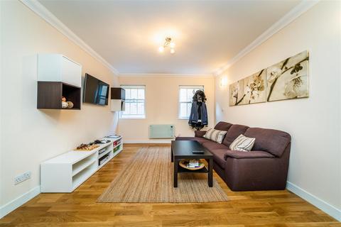 2 bedroom apartment to rent, Baker Street, London NW1