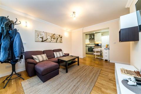 2 bedroom apartment to rent, Baker Street, London NW1