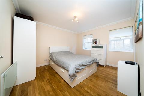 2 bedroom apartment to rent, Baker Street, London NW1
