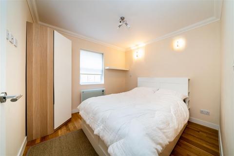 2 bedroom apartment to rent, Baker Street, London NW1