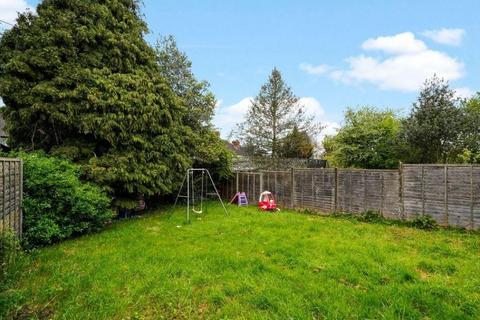 2 bedroom semi-detached bungalow to rent, Dudley Road, Harrow