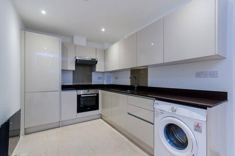 1 bedroom flat to rent, High Street, New Malden, KT3