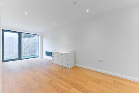 1 bedroom flat to rent, High Street, New Malden, KT3