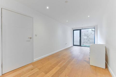 1 bedroom flat to rent, High Street, New Malden, KT3