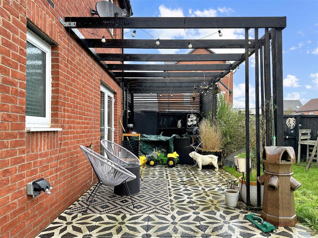 Paved Seating Area 258